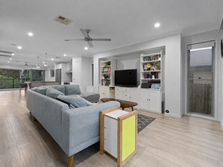 6 Logging Crescent, Spring Mountain, QLD 4300