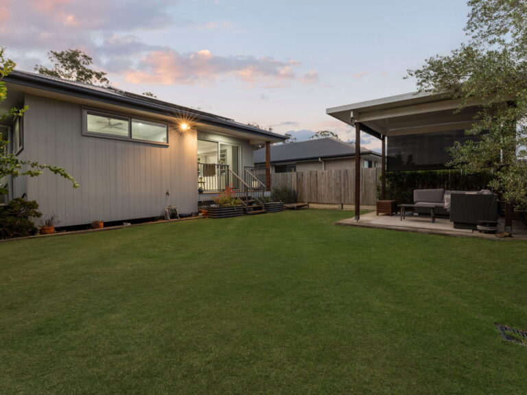 6 Logging Crescent, Spring Mountain, QLD 4300