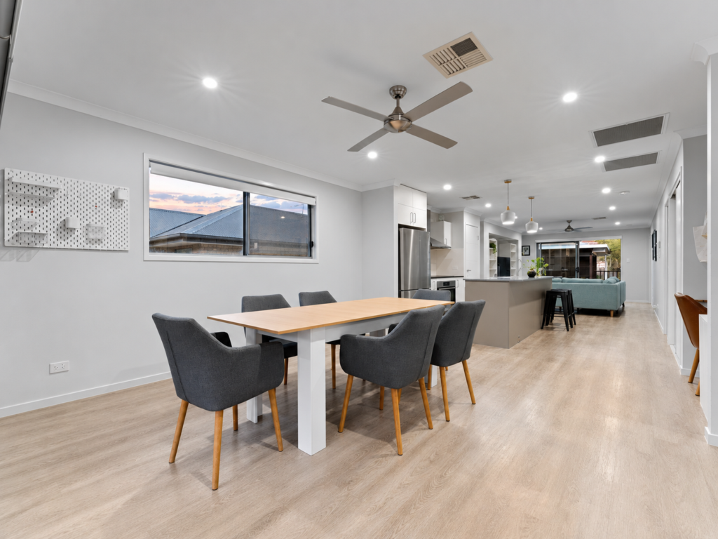 6 Logging Crescent, Spring Mountain, QLD 4300