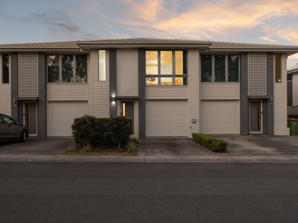 Unit-Pimpama-QLD-R2-5177292