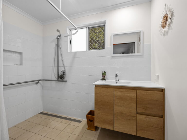 31 High Street, Blackstone QLD 4304
