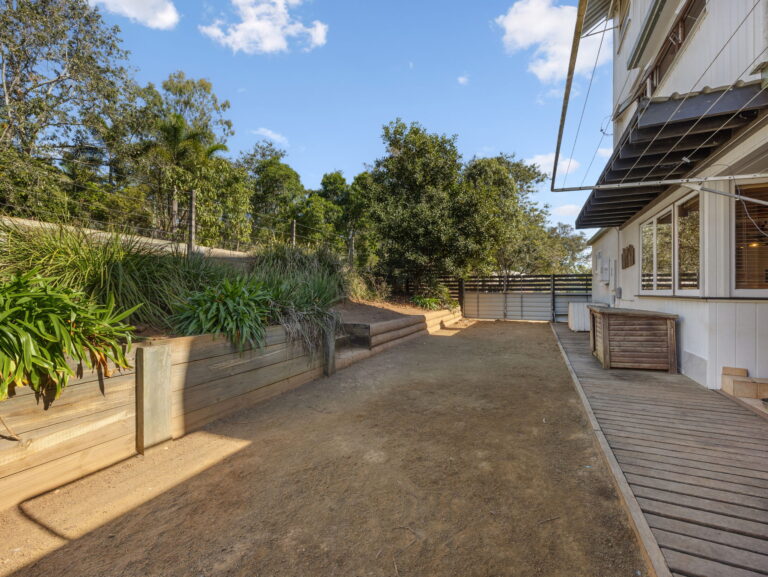 31 High Street, Blackstone QLD 4304