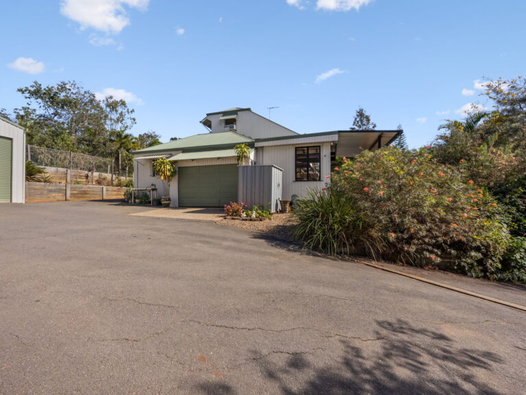31 High Street, Blackstone QLD 4304