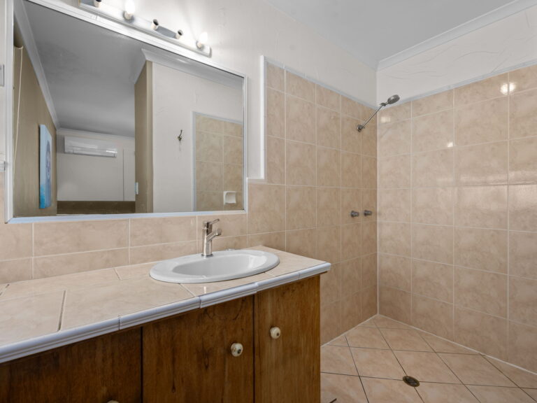 31 High Street, Blackstone QLD 4304