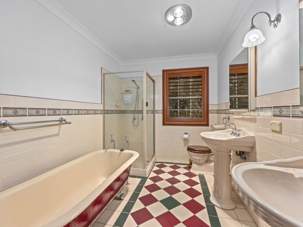 9 Fawkner Crescent, Barellan Point, QLD 4306
