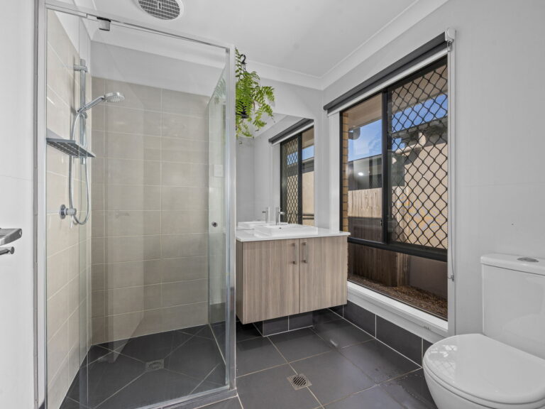 9 Maudsley Crescent, Collingwood Park QLD 4301