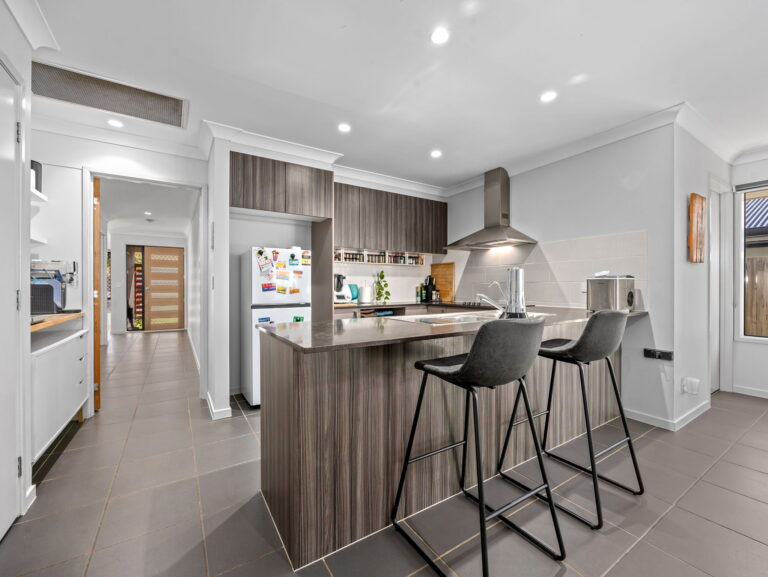 9 Maudsley Crescent, Collingwood Park QLD 4301