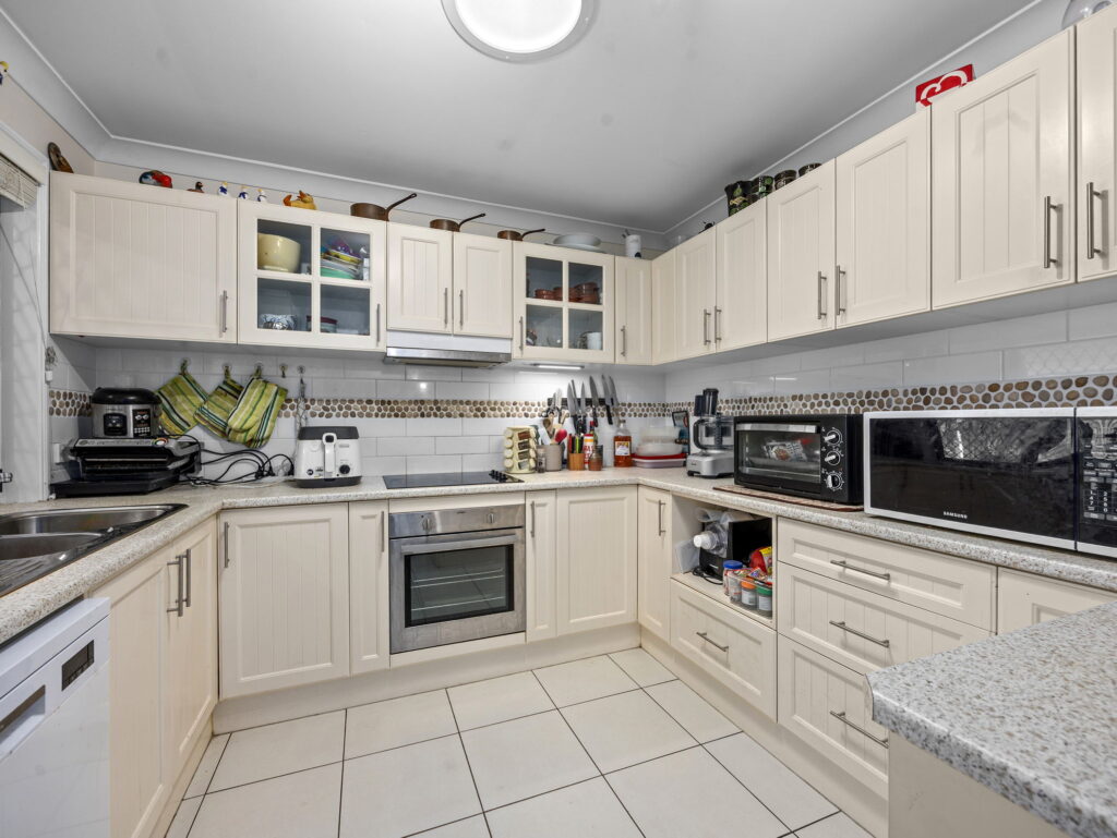26 Earls Court, Heritage Park QLD 4118