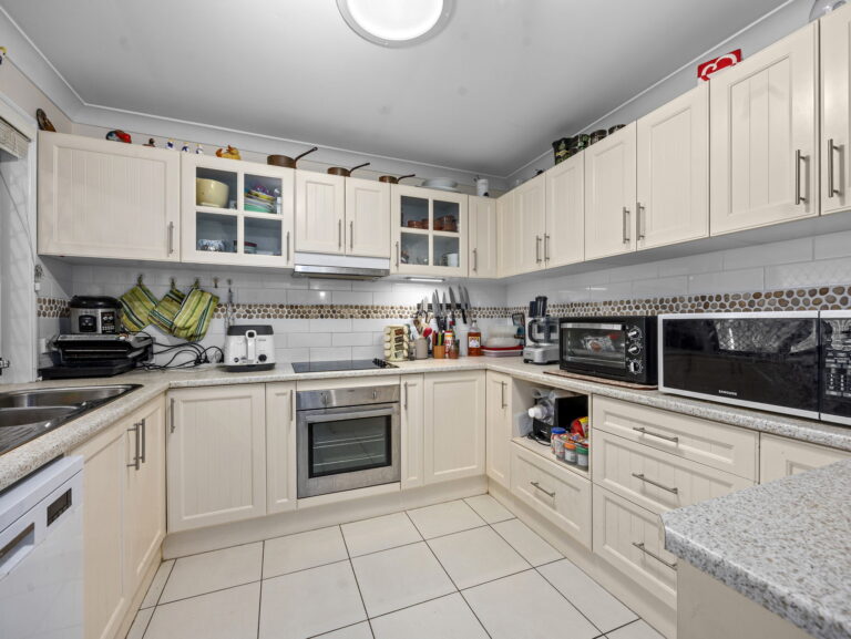 26 Earls Court, Heritage Park QLD 4118