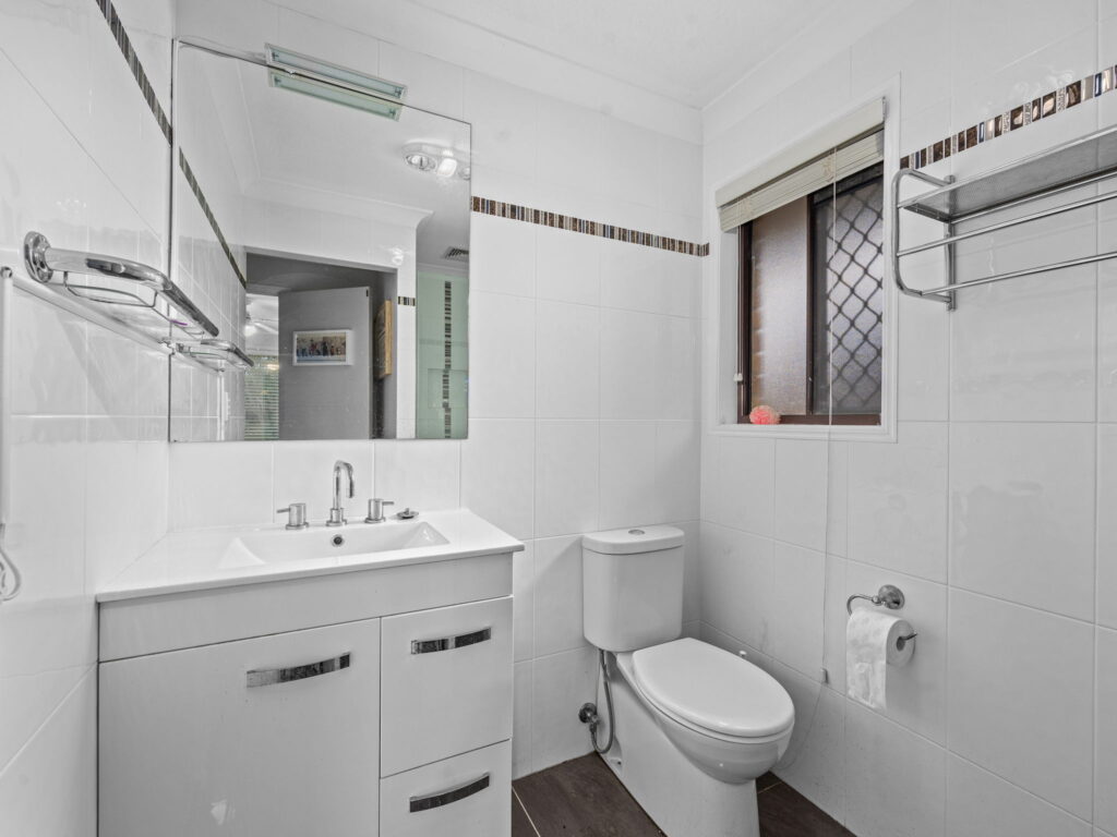 26 Earls Court, Heritage Park QLD 4118