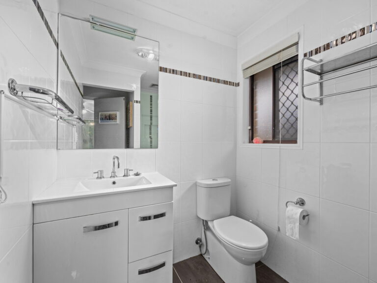 26 Earls Court, Heritage Park QLD 4118