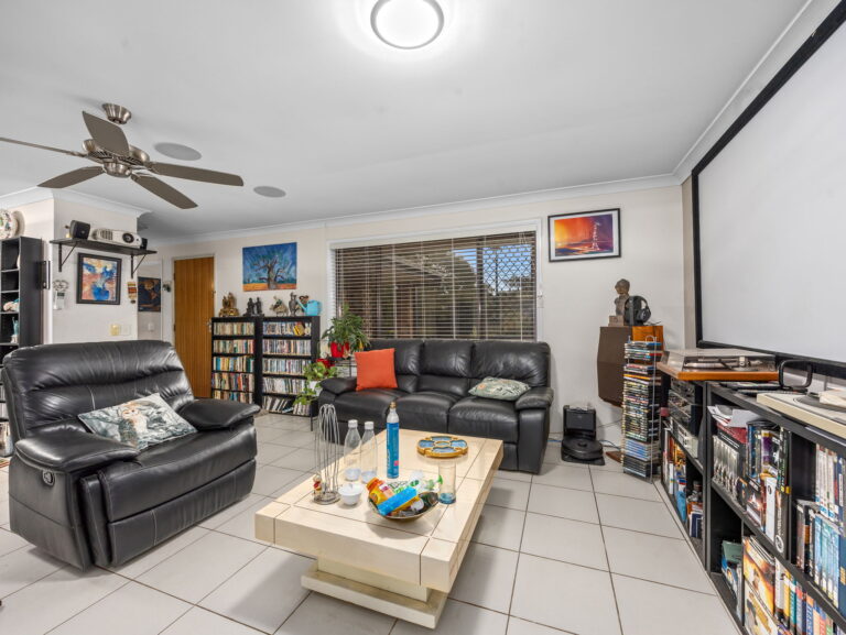 26 Earls Court, Heritage Park QLD 4118