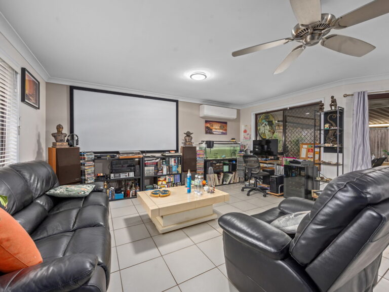 26 Earls Court, Heritage Park QLD 4118