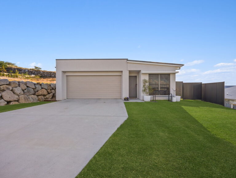 6 Corella Street, Lowood, QLD 4311