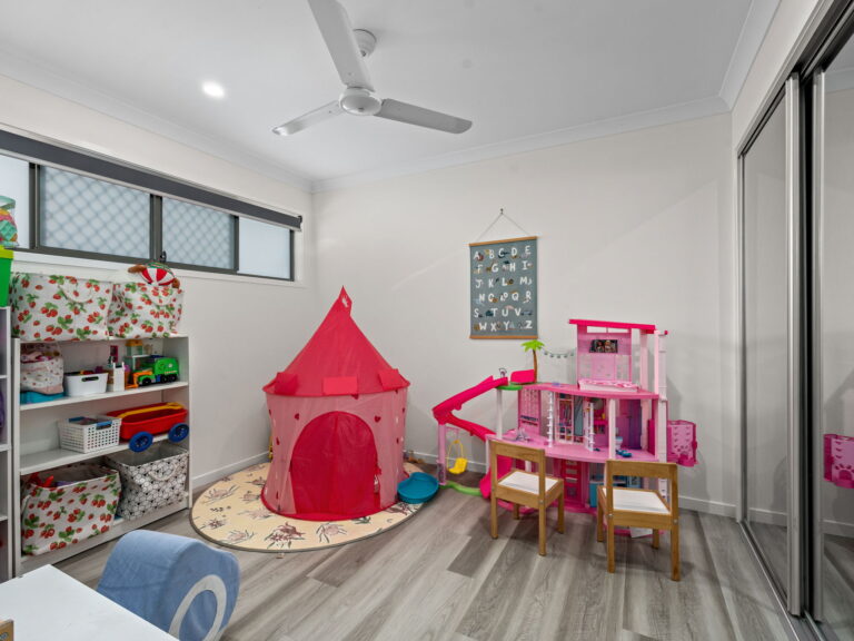 6 Corella Street, Lowood, QLD 4311
