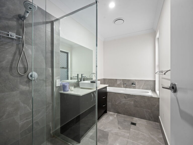 6 Corella Street, Lowood, QLD 4311