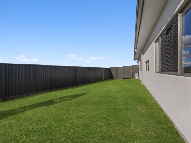 6 Corella Street, Lowood, QLD 4311