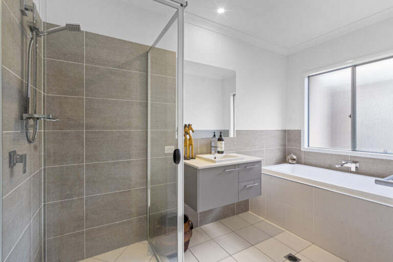 18 Affinity Way, South Ripley, QLD 4306