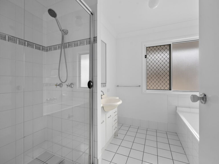 3 Norman Court, Hatton Vale QLD 4341