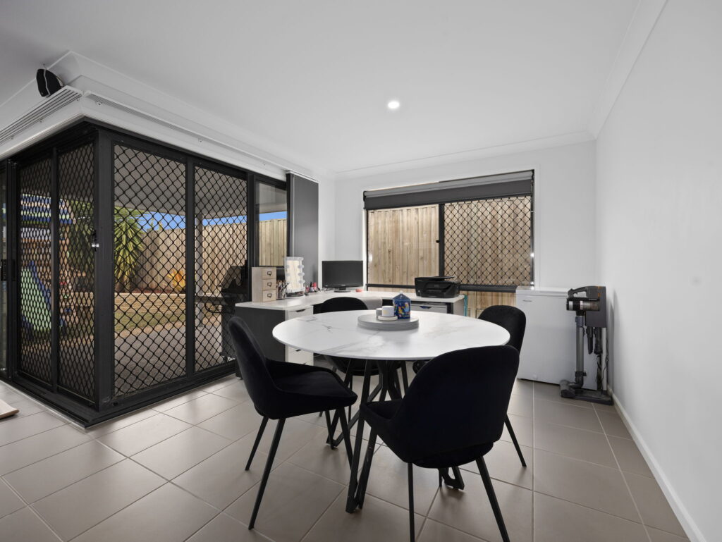 168 Fernbrooke Boulevard, Redbank Plains, QLD 4301