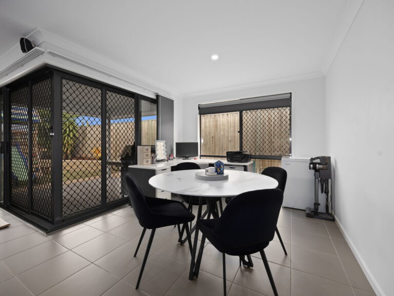 168 Fernbrooke Boulevard, Redbank Plains, QLD 4301