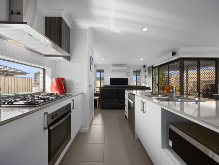 168 Fernbrooke Boulevard, Redbank Plains, QLD 4301
