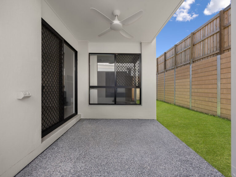 15 Wilsons Peak Way, White Rock, QLD 4306