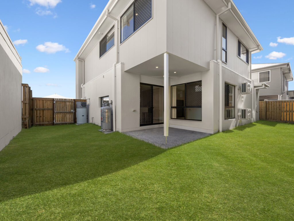 15 Wilsons Peak Way, White Rock, QLD 4306