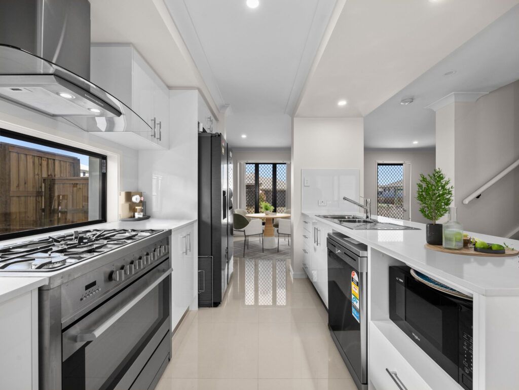 15 Wilsons Peak Way, White Rock, QLD 4306