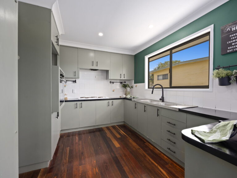 2 Coleen Court, Redbank Plains, QLD 4301