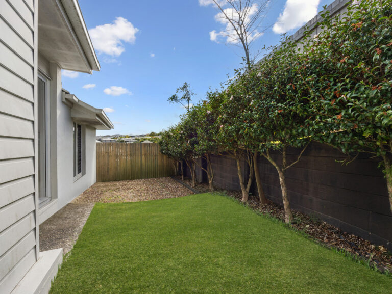 5 Skyline Avenue, Springfield Lakes QLD 4300
