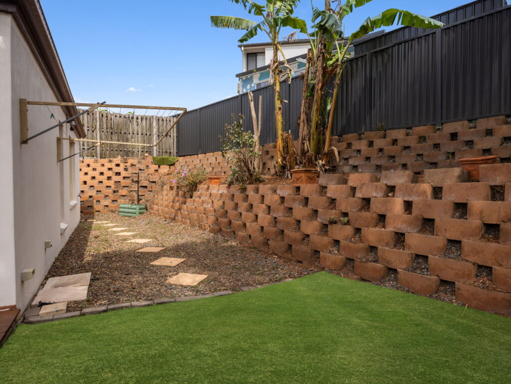 19 Homebush Crescent, Sinnamon Park, QLD 4073