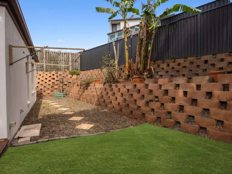 19 Homebush Crescent, Sinnamon Park, QLD 4073