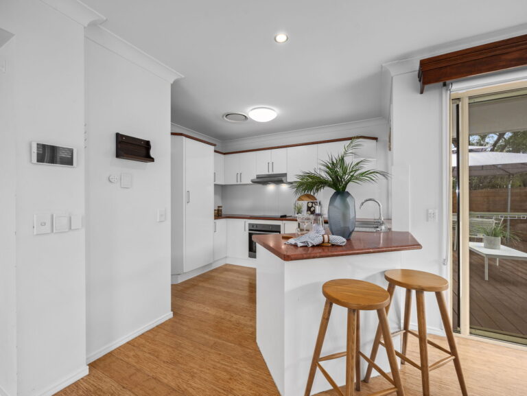 19 Homebush Crescent, Sinnamon Park, QLD 4073