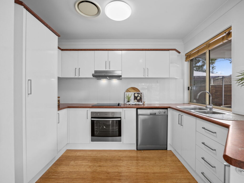 19 Homebush Crescent, Sinnamon Park, QLD 4073