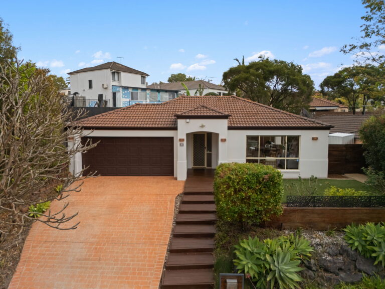 19 Homebush Crescent, Sinnamon Park, QLD 4073