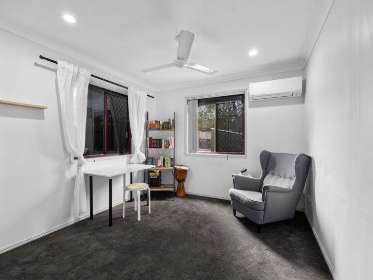 9 Banbury Close, Bundamba QLD 4304