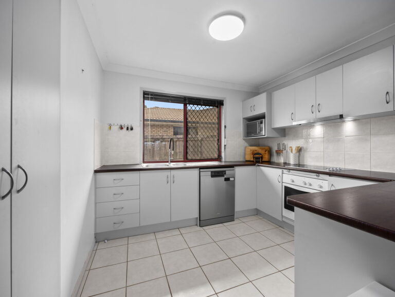 9 Banbury Close, Bundamba QLD 4304