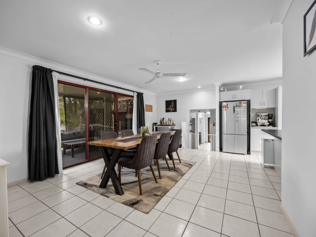 9 Banbury Close, Bundamba QLD 4304