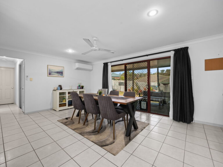 9 Banbury Close, Bundamba QLD 4304