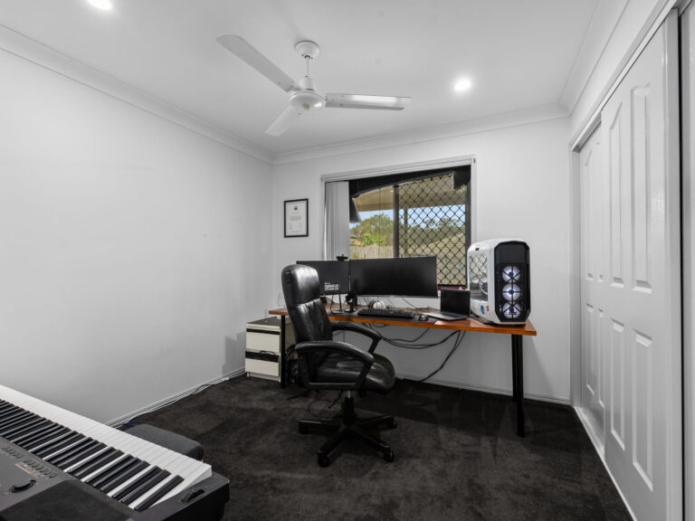 9 Banbury Close, Bundamba QLD 4304