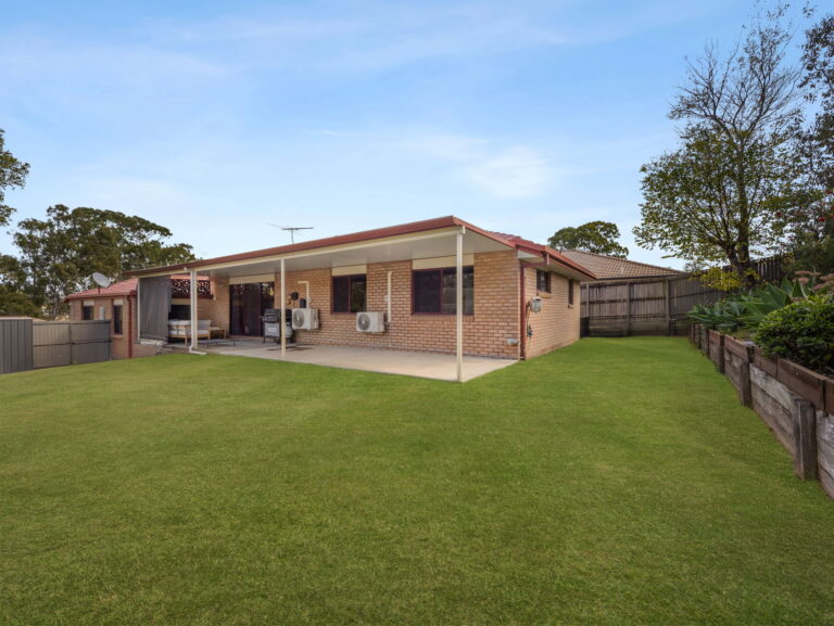 9 Banbury Close, Bundamba QLD 4304