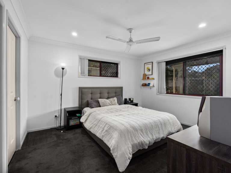 9 Banbury Close, Bundamba QLD 4304