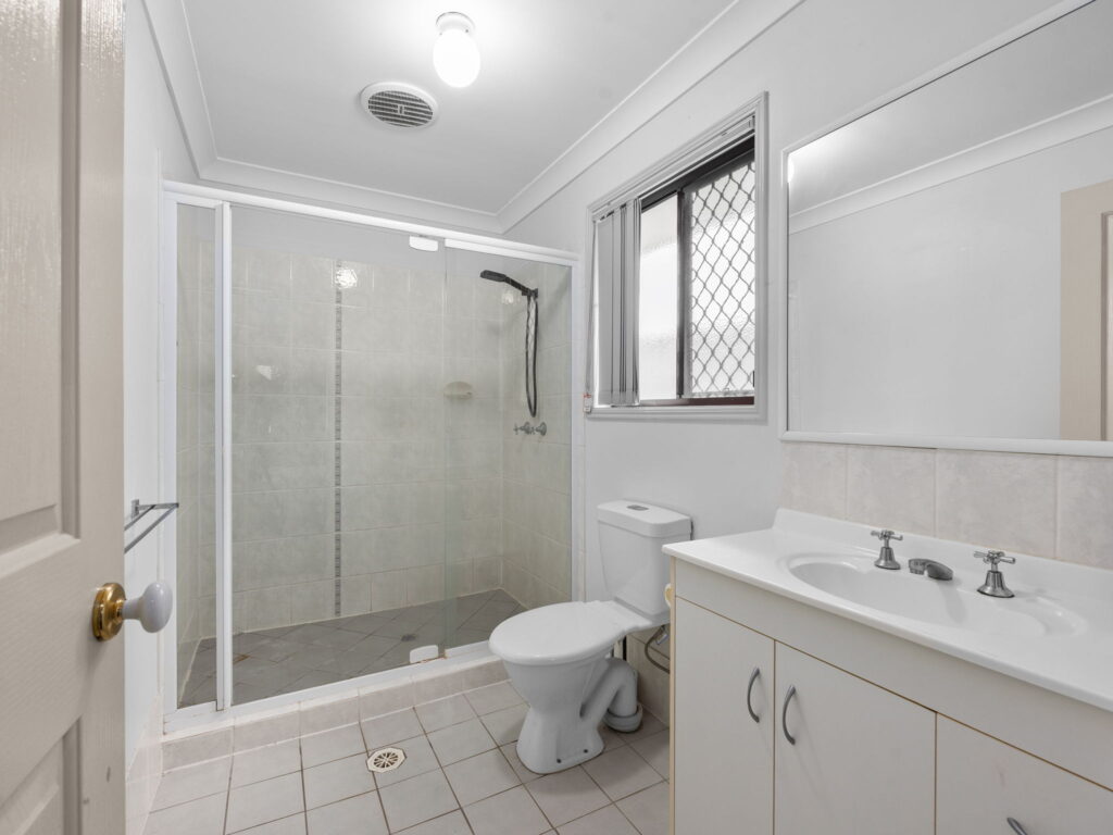 9 Banbury Close, Bundamba QLD 4304