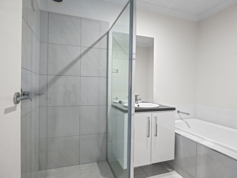 2/52 Foxtail Road, Ripley, QLD 4306