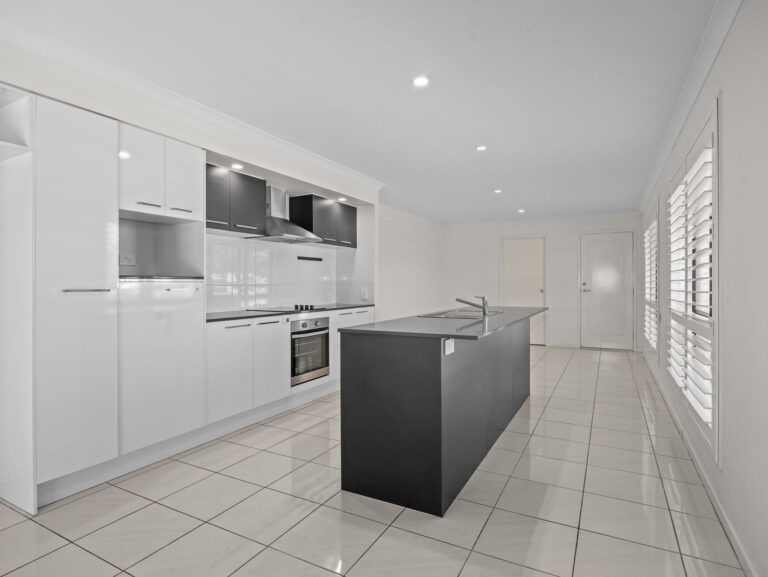 2/52 Foxtail Road, Ripley, QLD 4306