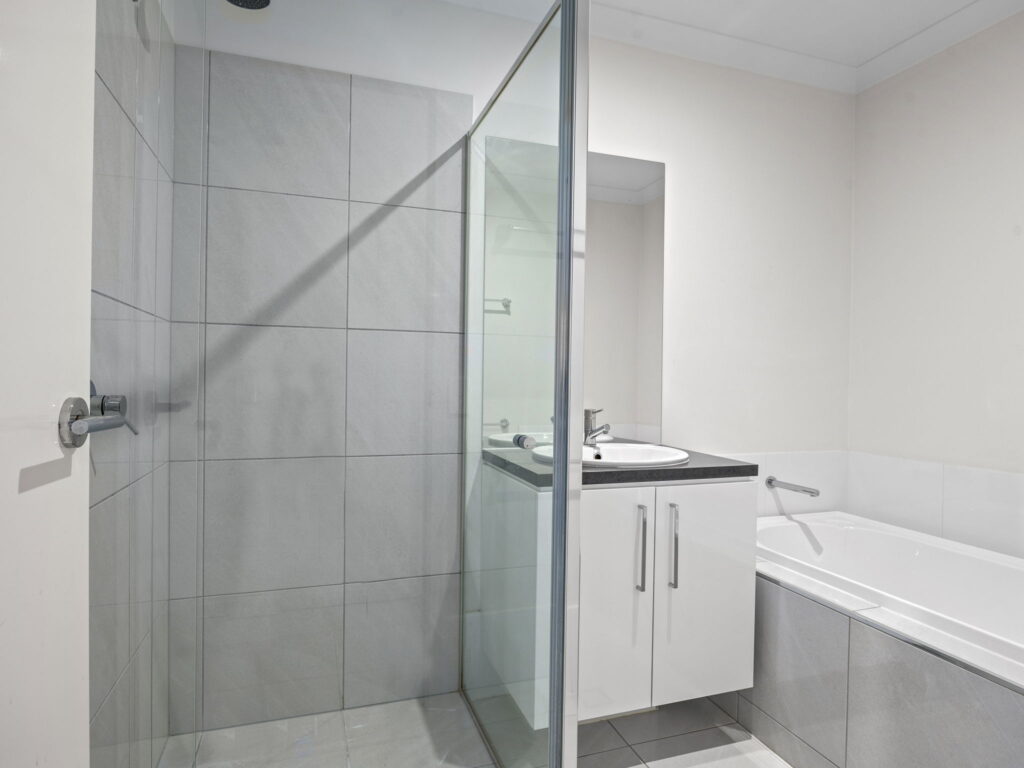 2/52 Foxtail Road, Ripley, QLD 4306
