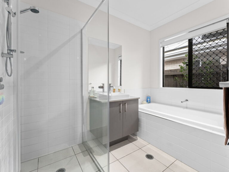 25 Eagle Street, Flagstone QLD 4280