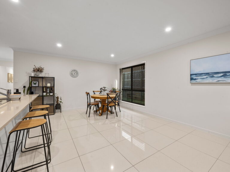 8 Wyness Court, Deebing Heights, QLD 4306