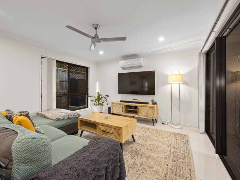 8 Wyness Court, Deebing Heights, QLD 4306